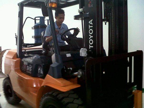 Jasa Service Forklift