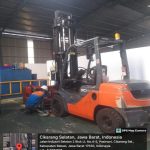 Perbaikan Bearing Roller Tiang Mast dan Ganti Seal Kit Rotating pada Mesin Forklift